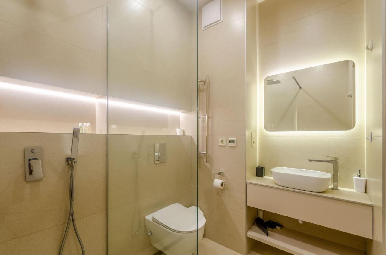 Petrovdom 85-141-122-38 Apartments In The Rc "French Quarter" Kiev Bagian luar foto
